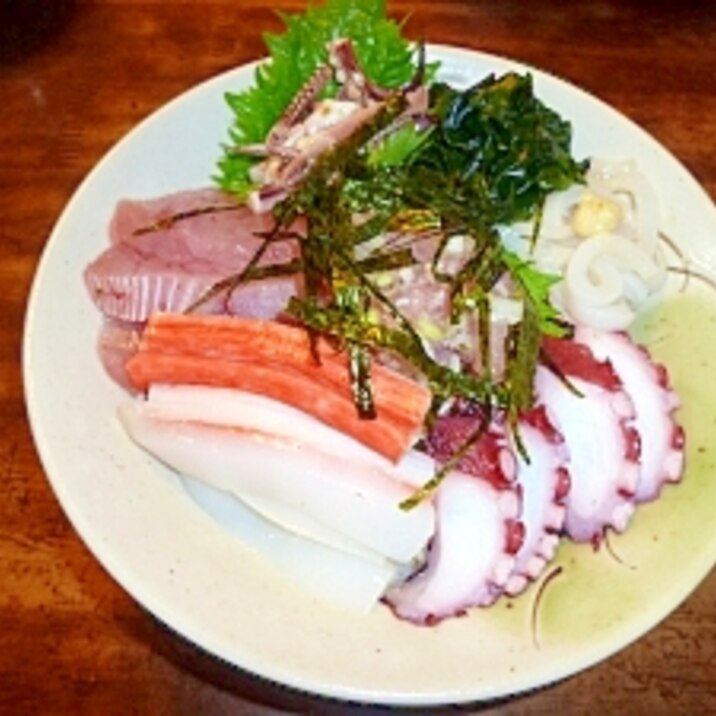 イカとビン長マグロのたたき丼